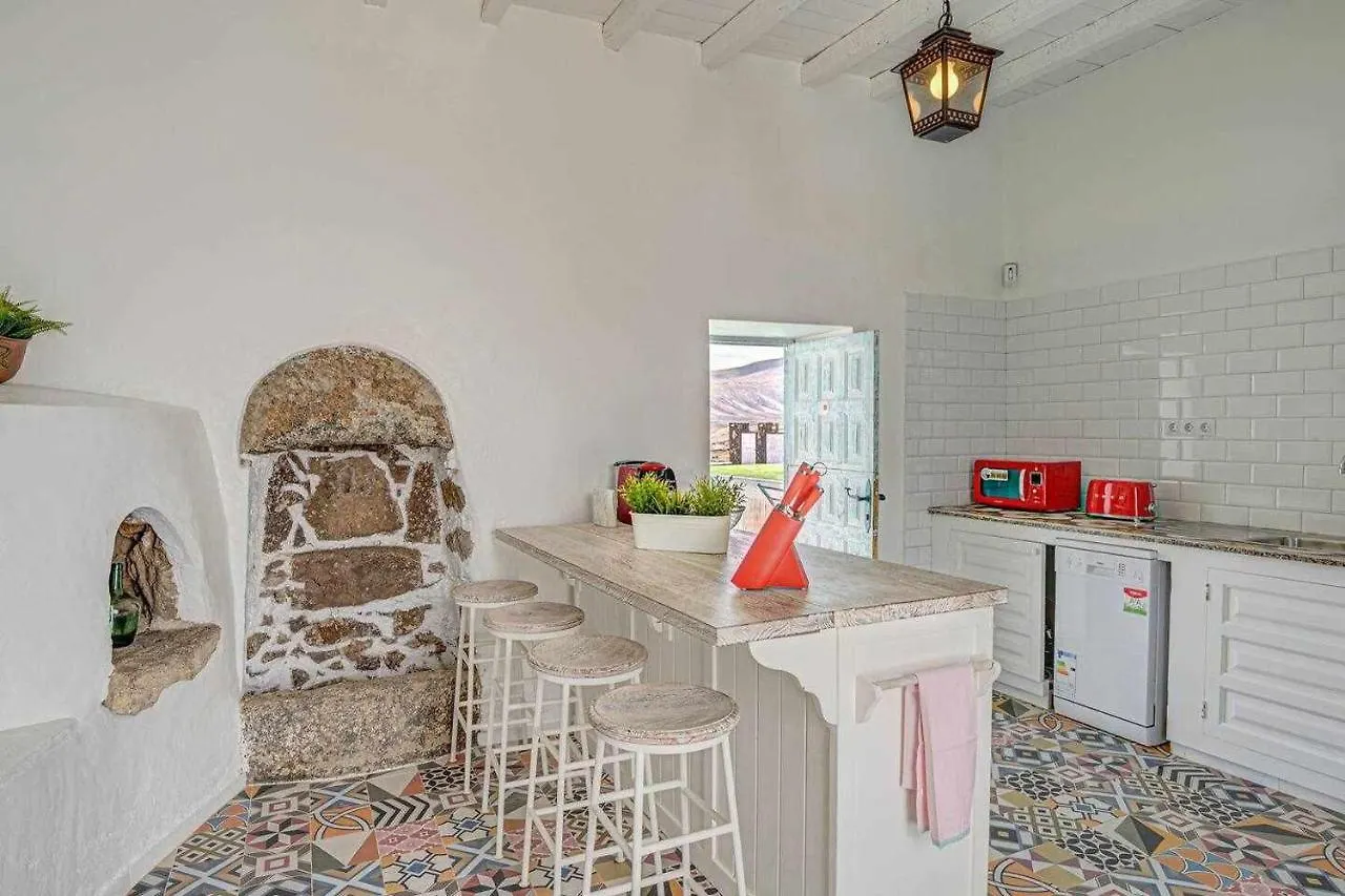 La Caldereta Rural Home 0*,